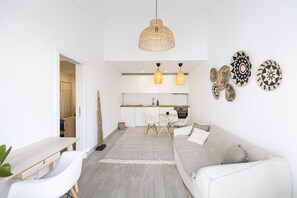 TV, fireplace - Estoril Contemporary Garden Villa by CadenzaLux (Estoril)