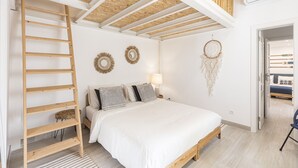 6 bedrooms, iron/ironing board