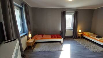 1 bedroom, WiFi, bed sheets