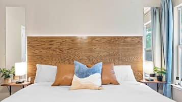 3 bedrooms, desk, iron/ironing board, WiFi