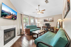 TV, lareira, escritórios