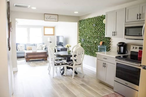 Charming Villa near Disney, pool, 4 beds, sleeps 5