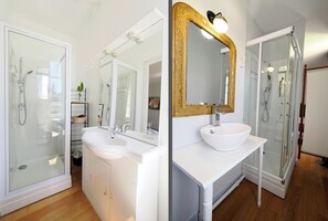 Bathroom - Le Jardin des Lys (La Roche-Posay)
