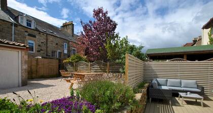 Crows Neuk- fabulous coastal family home