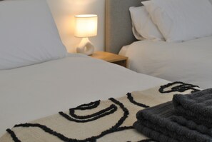 3 bedrooms, iron/ironing board, bed sheets