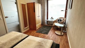 1 bedroom, iron/ironing board, travel cot, free WiFi