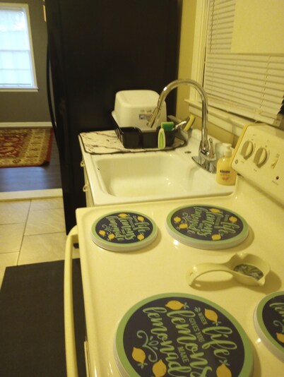 A cozy cottage in Florala, Alabama and just minutes away from Lake Jackson.