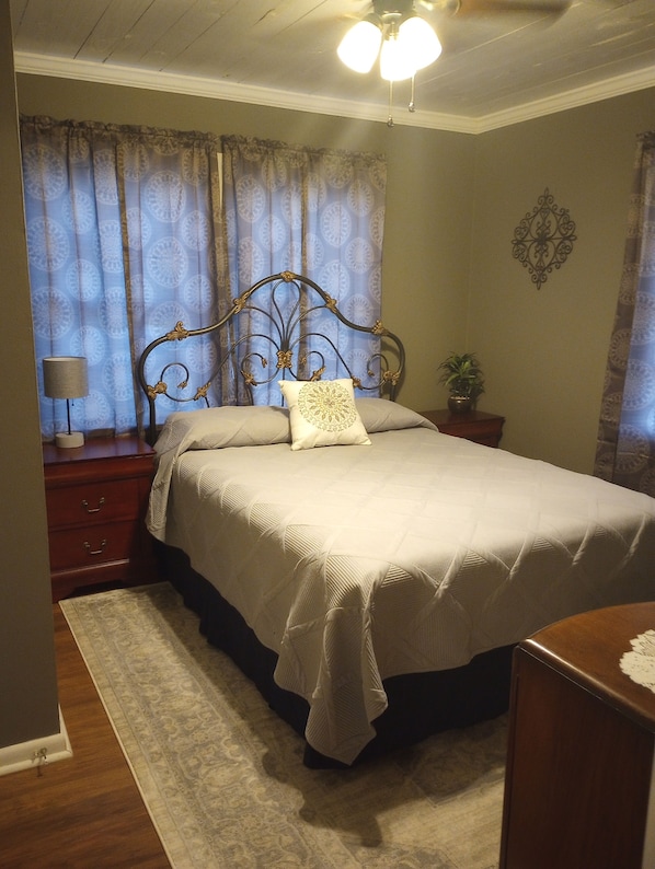 1 bedroom, iron/ironing board, free WiFi, bed sheets