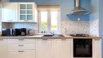 Refrigerador, horno, lavavajillas y tostadora