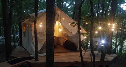 Serene 7 Treehouse Tent tranquil romantic getaway!