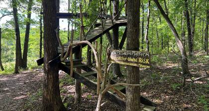 Serene 7 Treehouse Tent tranquil romantic getaway!