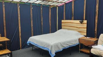 1 soverom, wi-fi (inkludert) og sengetøy