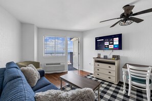 Smart TV - Sandy Shoreline Hideout One BR (Myrtle Beach)