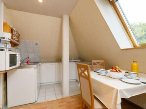 Fridge, microwave, cookware/dishes/utensils - Melchien 2 by Interhome (Zinnowitz)