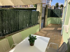 Outdoor dining - Apartamento Turístico « El Retiro de MJ » (Colombres)