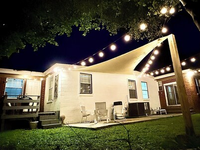 Spacious 5 Bedroom Home, two blocks to FSU. Oversized parking for up to 8 cars
