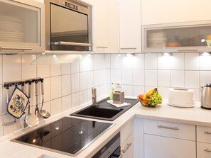 Køleskab, mikrobølgeovn, ovn, opvaskemaskine