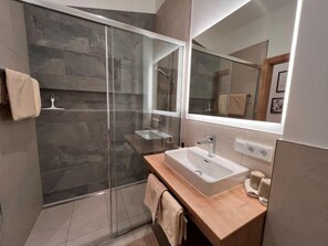 Hair dryer, towels - Apartement Haus Dankl by Interhome (Fusch)