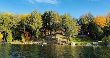 Charming, well appointed, pet-friendly cottage resort for couples near Bancroft!