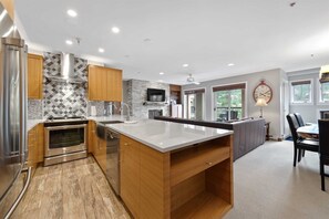 Exterior - Beaver Creek Village 2 Bedroom Residence in the Heart of the Village! (Avon)