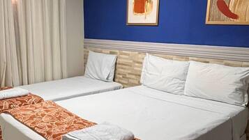 Habitación estándar con 2 camas individuales | Escritorio, wifi gratis y ropa de cama