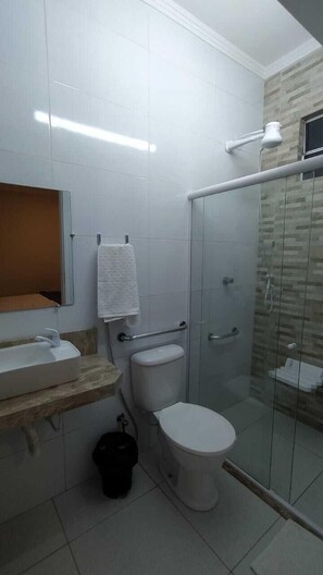 Dutxa, tovalloles, sabó i paper higiènic 