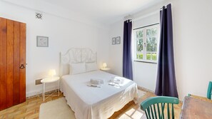 5 chambres, fer et planche à repasser, accès au Wi-Fi (inclus)