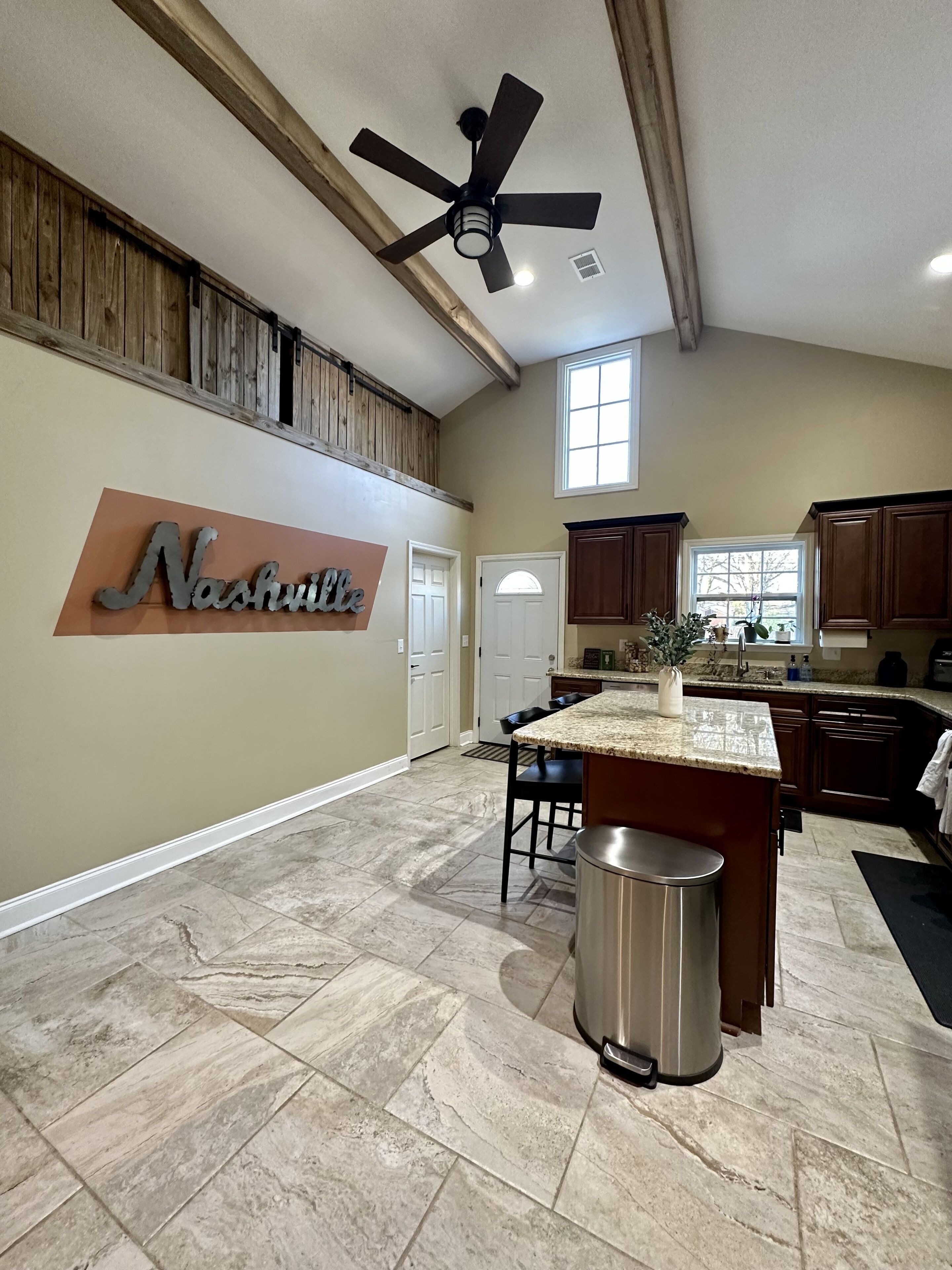 Private Urban Oasis In East Nashville - MINUTES FROM BROADWAY