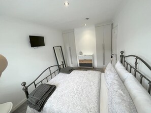2 Schlafzimmer, Bügeleisen/Bügelbrett, kostenloses WLAN, Bettwäsche