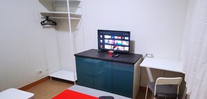 Leilighet – comfort, 1 dobbeltseng med sovesofa | Oppholdsområde | En 32-tommers LCD-TV med digitale kanaler samt TV