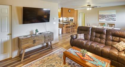 Dog-Friendly Bullhead City Home - Walk to Beach!