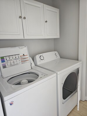 Interior - Minutes from Haystack Golf Course, Mount Snow Ski Resort, and lake activities (Wilmington)