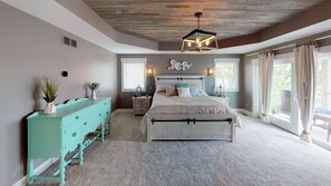 6 bedrooms, iron/ironing board, free WiFi, bed sheets