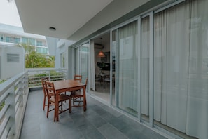 Apartment | Terrace/patio