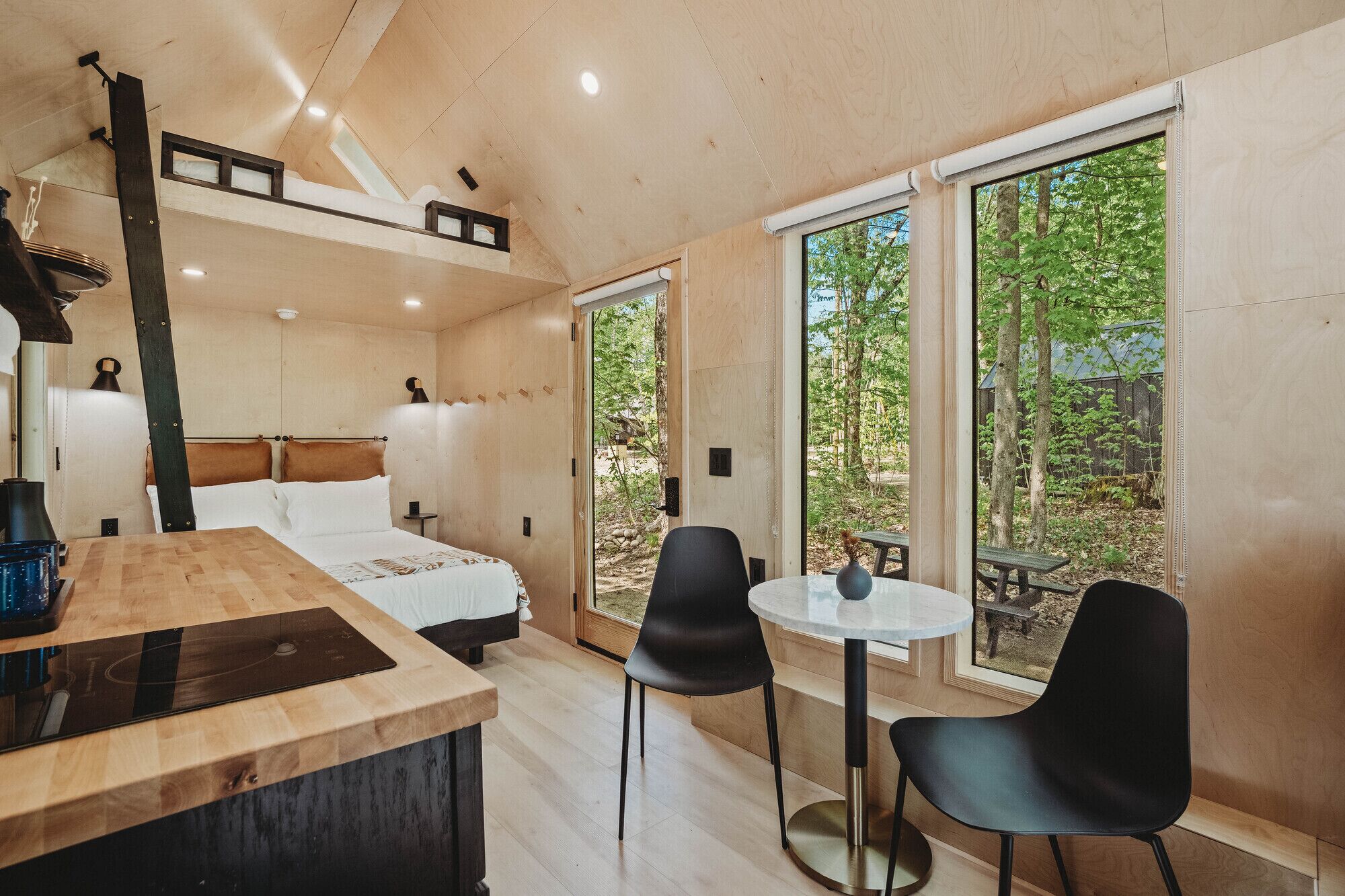 1 bedroom, bed sheets