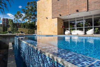 Stunning views from 25th-floor condo! El Poblado!