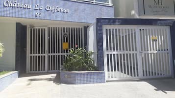 Huoneisto | Yksityiskohta ulkoa