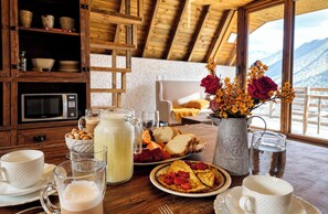 Premium Cabin | Dining - Rancho Sol Poente - Rancho Queimado (Rancho Queimado)