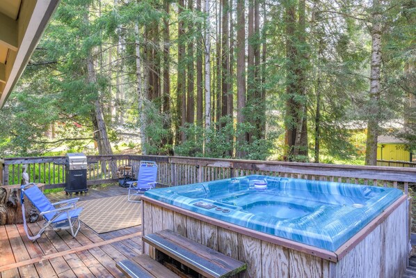 House, Multiple Beds, Hot Tub, Ocean View | Outdoor spa tub