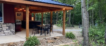 Bobcat Corner, Hot Tub, Secluded, Pet Friendly