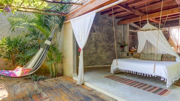 مكتب وواي فاي مجانًا وملاءات أسرّة