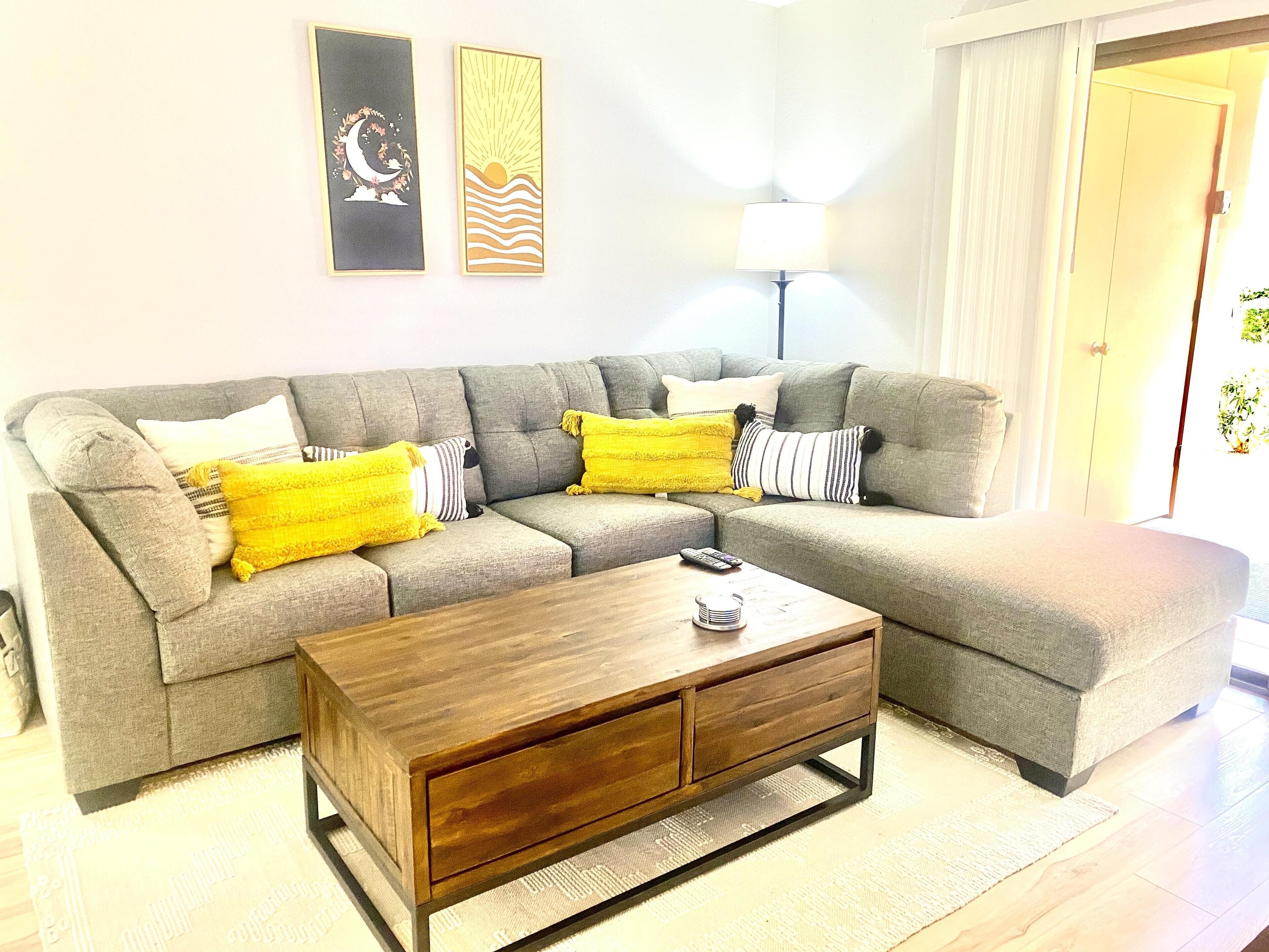 Smart-TV, bordtennis og bøker