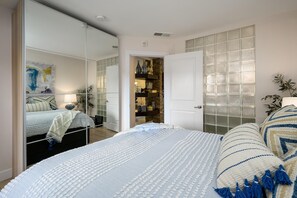 2 Schlafzimmer, Schreibtisch, BĂŒgeleisen/BĂŒgelbrett, kostenloses WLAN