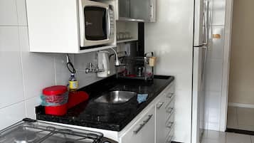 Apartment | Private kitchen | Fridge, microwave, oven, coffee/tea maker