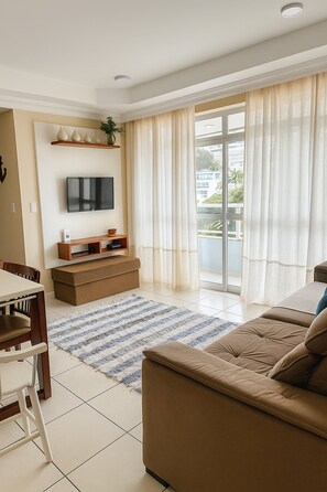 Apartment | Living area - Aconchegante Apto Prainha Arraial- RJ (Arraial do Cabo)