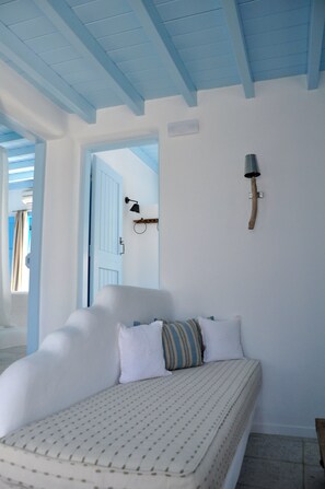 Two Bedroom Villa with Sea View | Erato | V3D | Living area | 1-inch flat-screen TV with satellite channels, TV, DVD player - Belogna Ikons (Naxos)