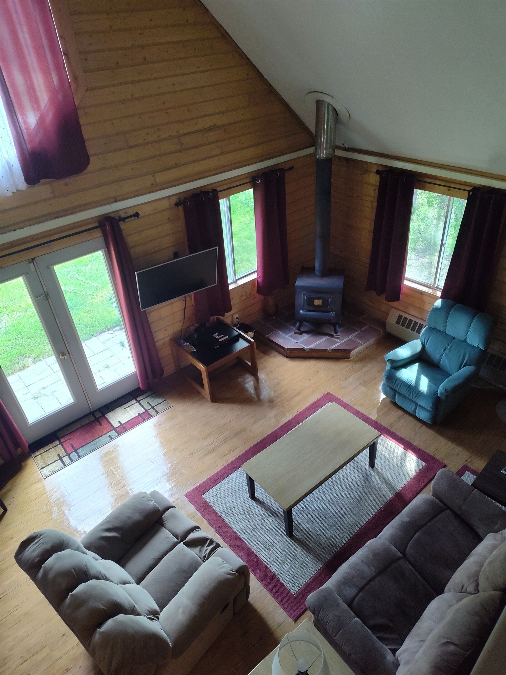 Télévision, cheminée