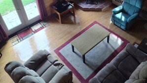 Living area - Sterling Cabin close to Kenai River (Sterling)