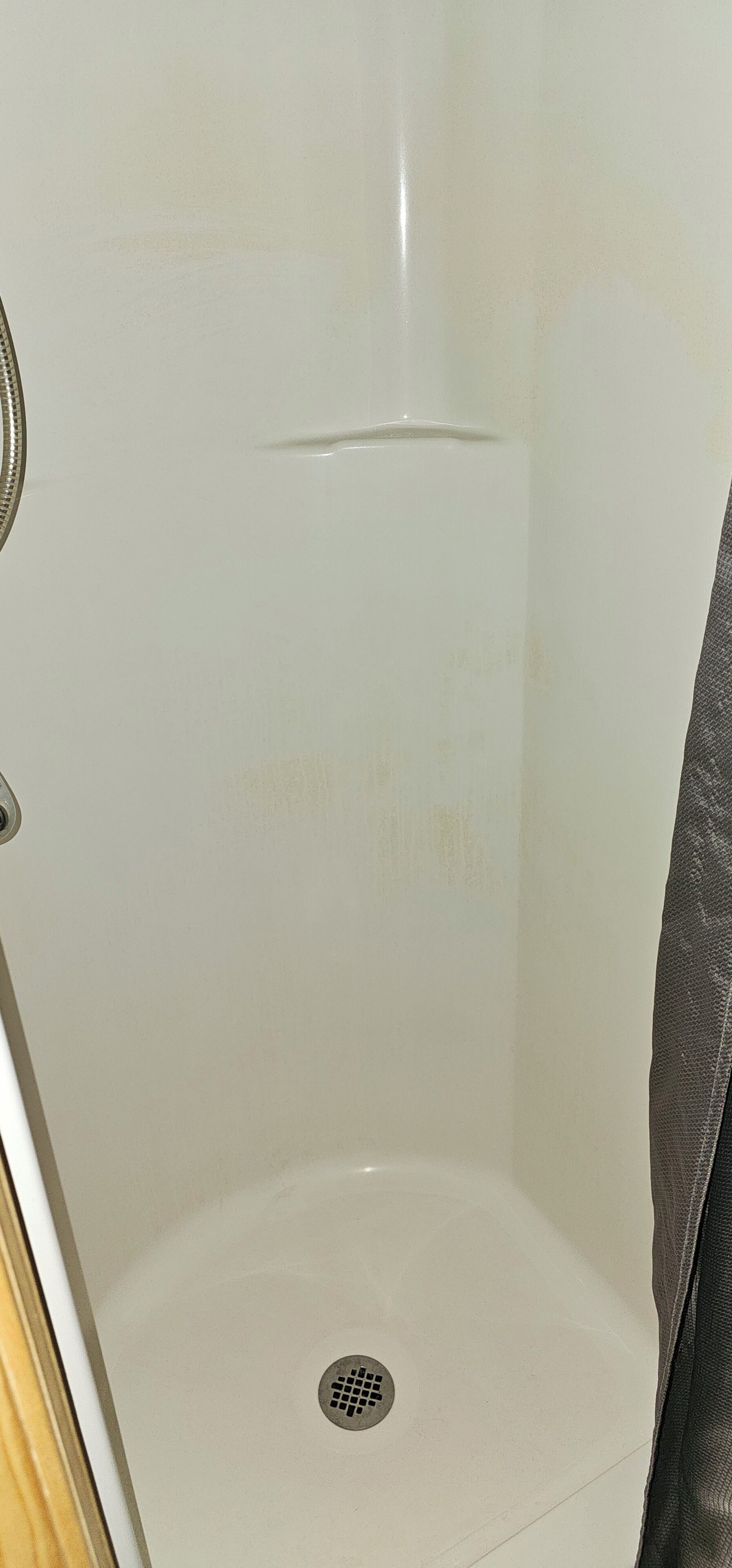 Kylpyamme, hiustenkuivaaja, pyyhkeet