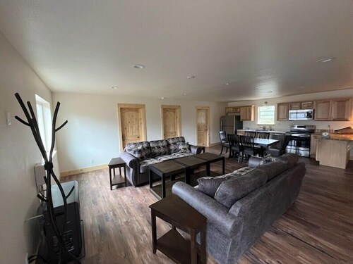 Alaska Summers Lodge Loft-Near Mouth of Kasilof River